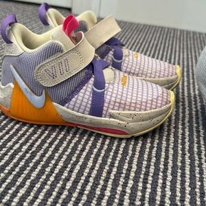 Nike Kids Sneakers in Purple, Cream & Orange